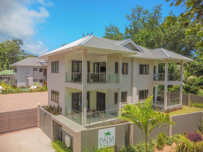 Palm Holiday Apartments image