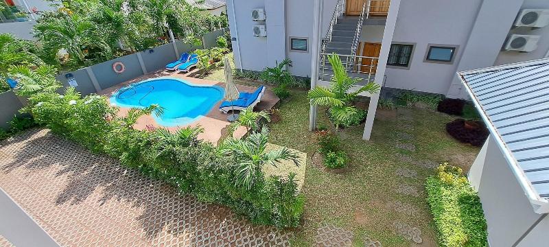 Palm Holiday Apartments image