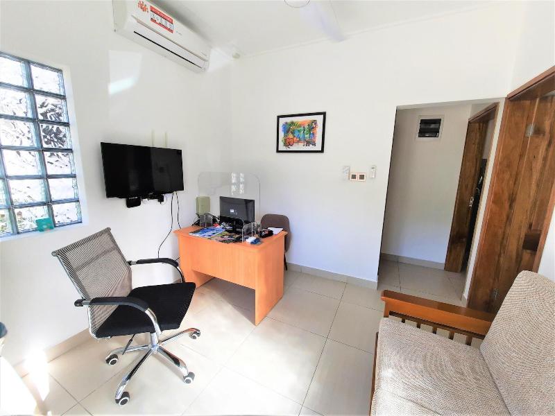 Palm Holiday Apartments image