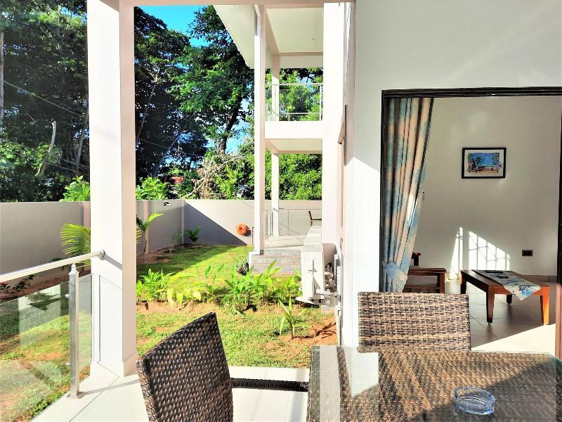Palm Holiday Apartments image