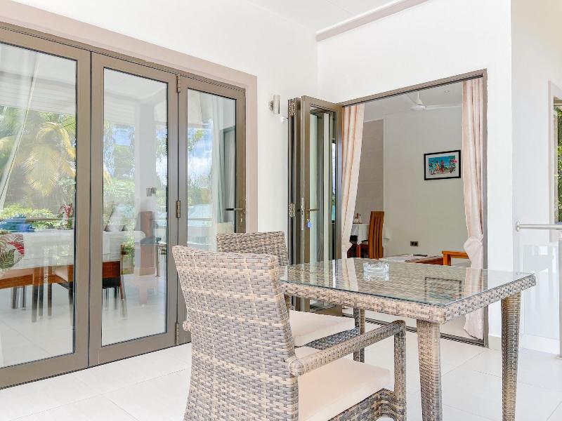 Palm Holiday Apartments image