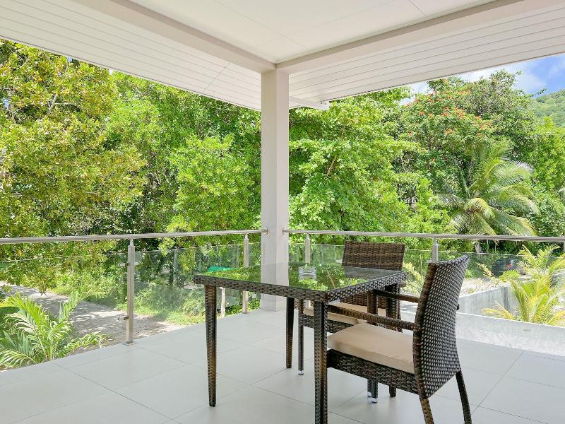 Palm Holiday Apartments image