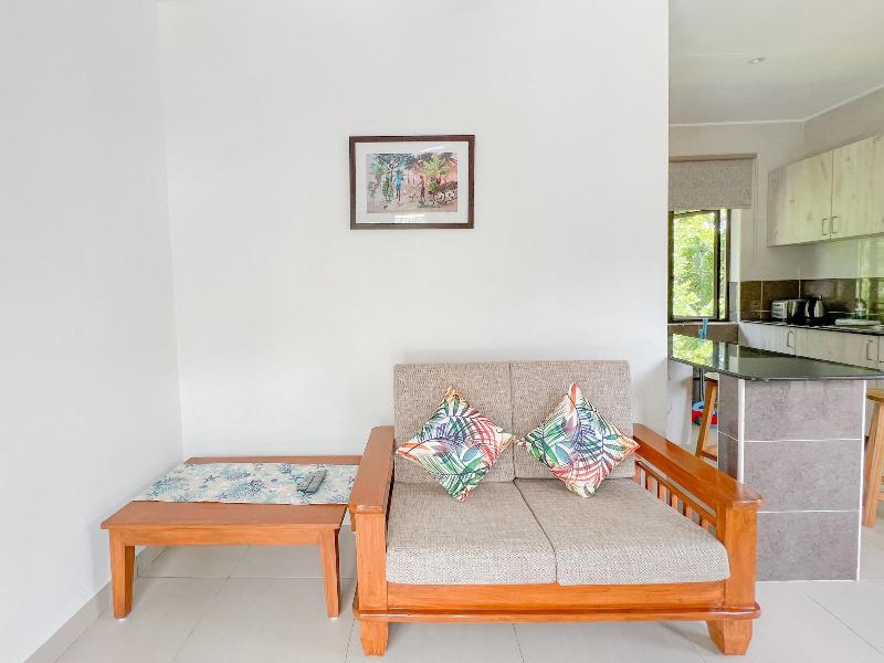 Palm Holiday Apartments image