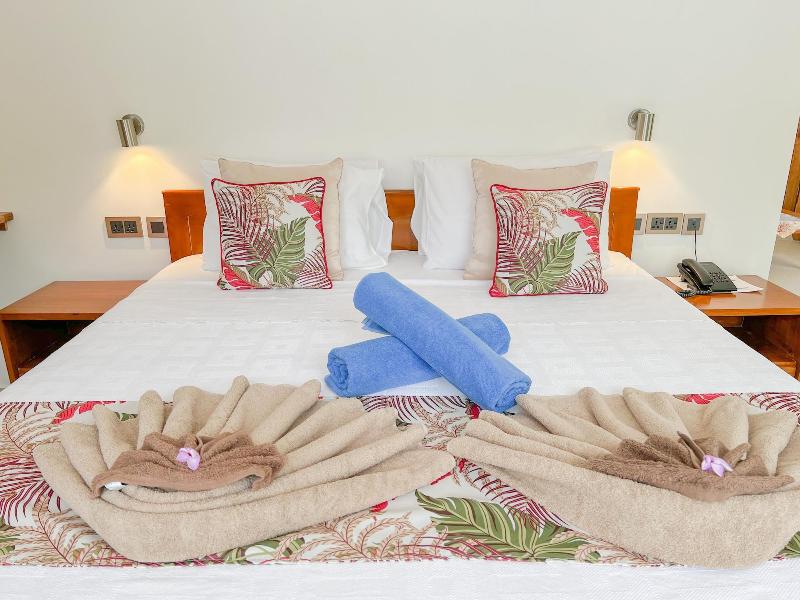 Palm Holiday Apartments image