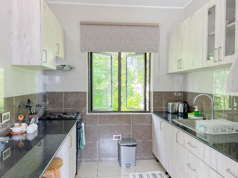 Palm Holiday Apartments image