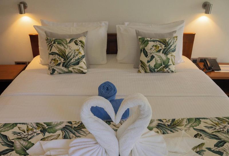 Palm Holiday Apartments image