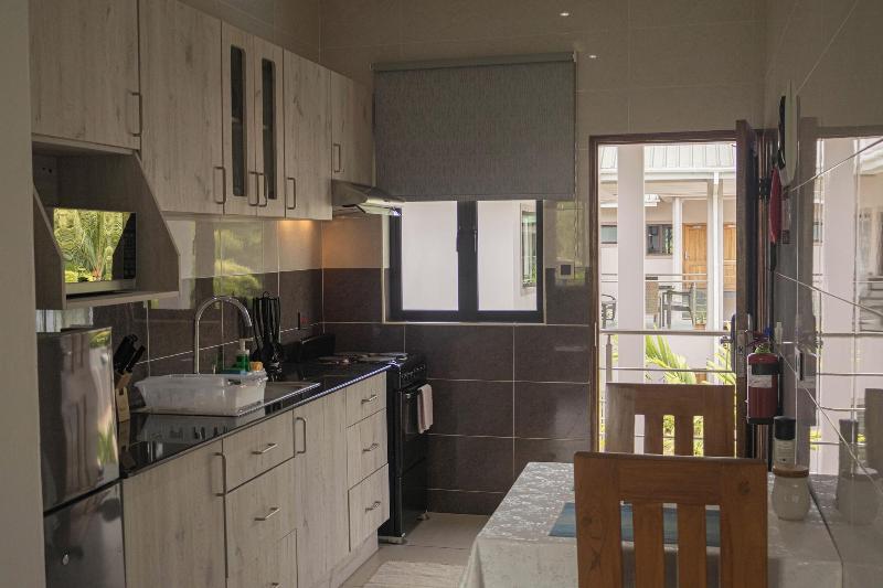 Palm Holiday Apartments image