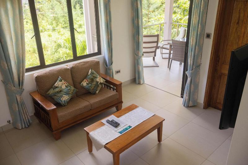 Palm Holiday Apartments image
