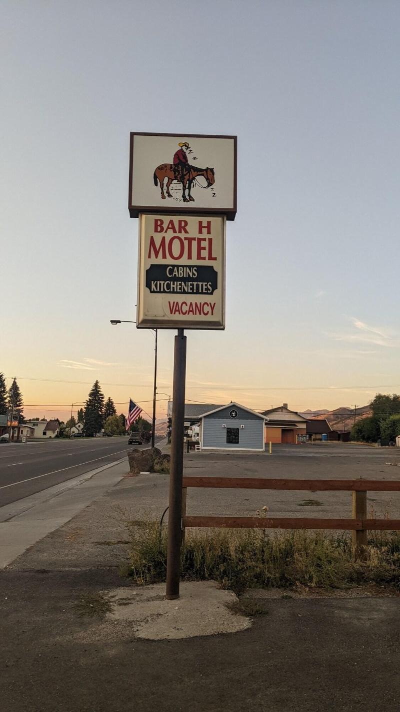 Bar H Motel image
