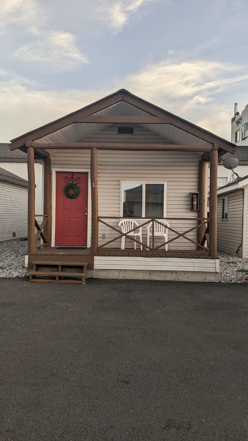 Bar H Motel image