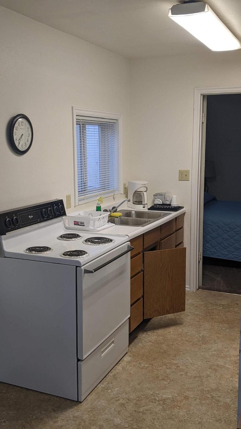 Bar H Motel image