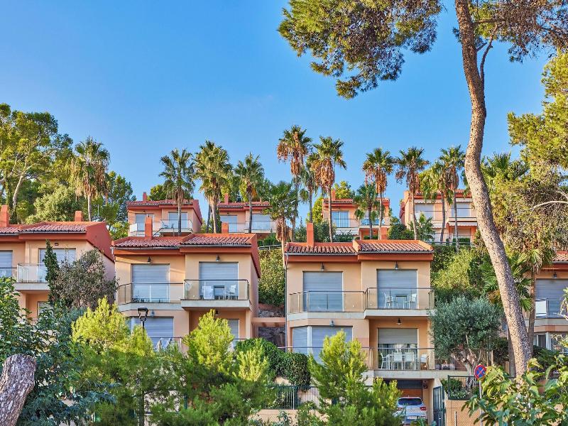 Universal Aquamarin Beach Houses image