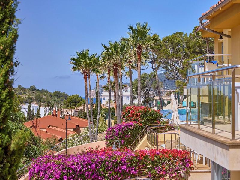 Universal Aquamarin Beach Houses image