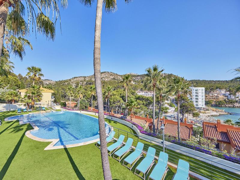 Universal Aquamarin Beach Houses image