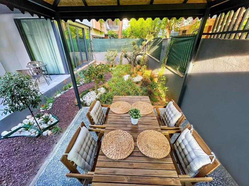 Letstay Sweet Home Mint — exterior view