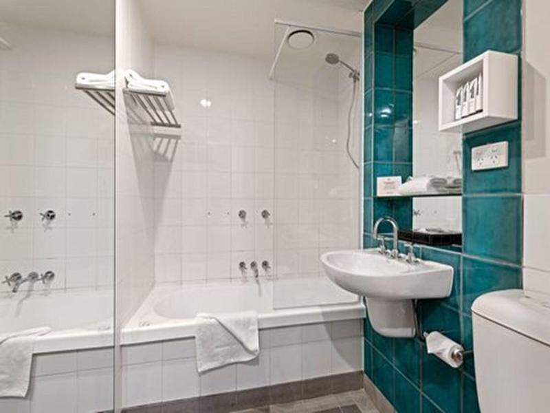Melbourne South Yarra Central Apartment Hotel image