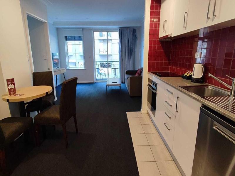 Melbourne South Yarra Central Apartment Hotel image