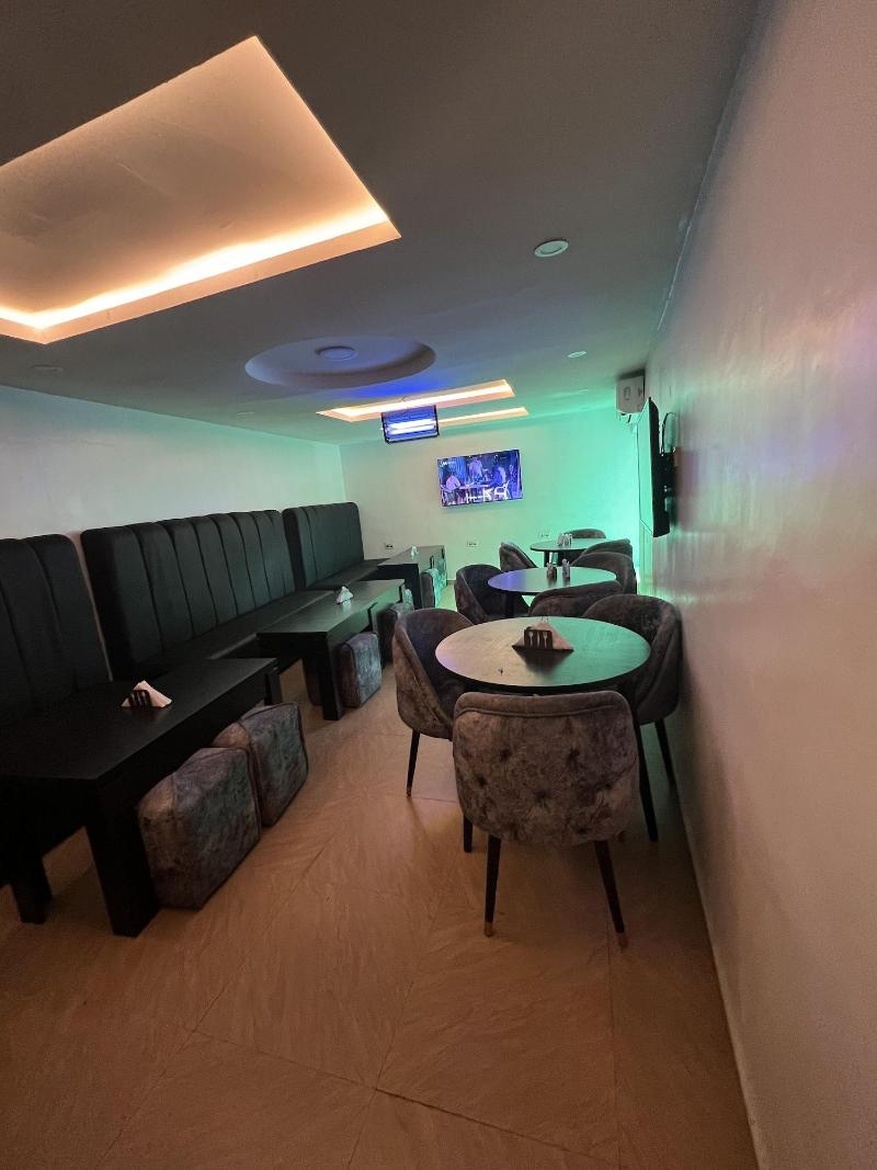 Thapunchline Apartments Hotels image