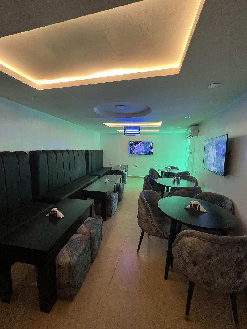 Thapunchline Apartments Hotels image