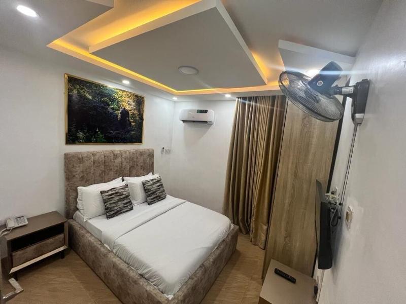 Thapunchline Apartments Hotels image
