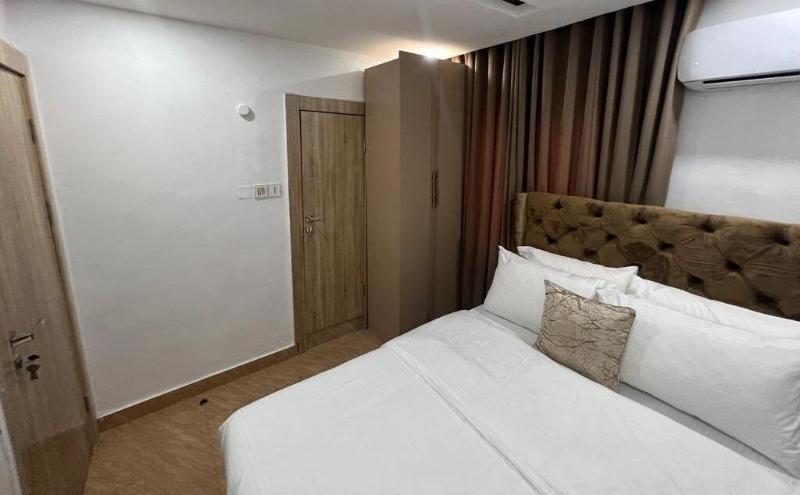 Thapunchline Apartments Hotels image
