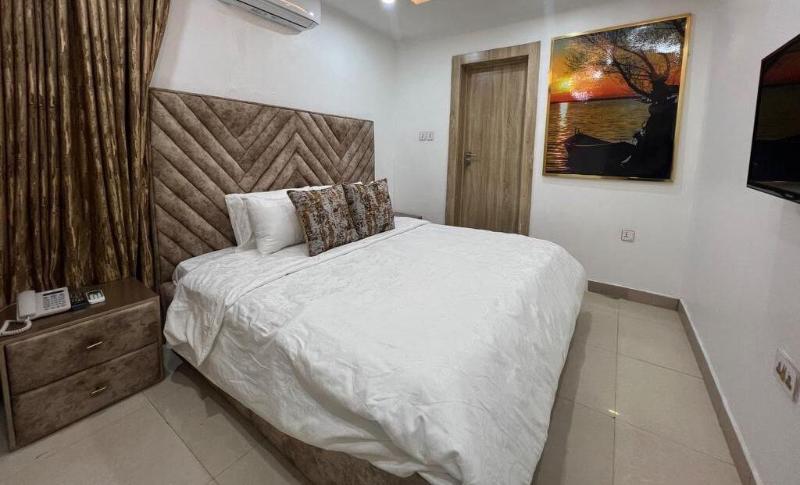 Thapunchline Apartments Hotels image