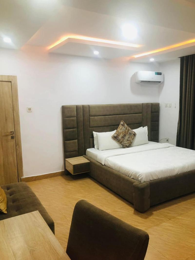 Thapunchline Apartments Hotels image