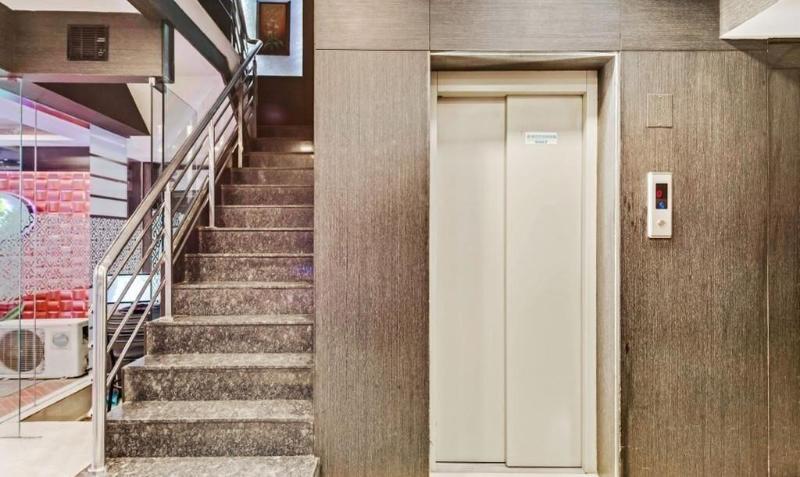 Hotel Pine Tree image