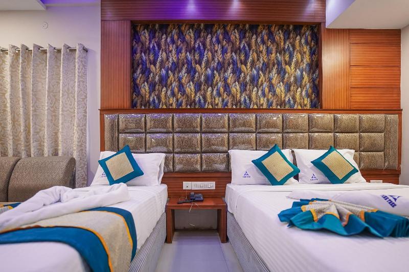 Hotel Pine Tree image