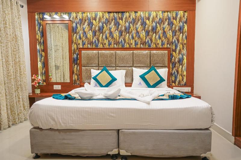 Hotel Pine Tree image