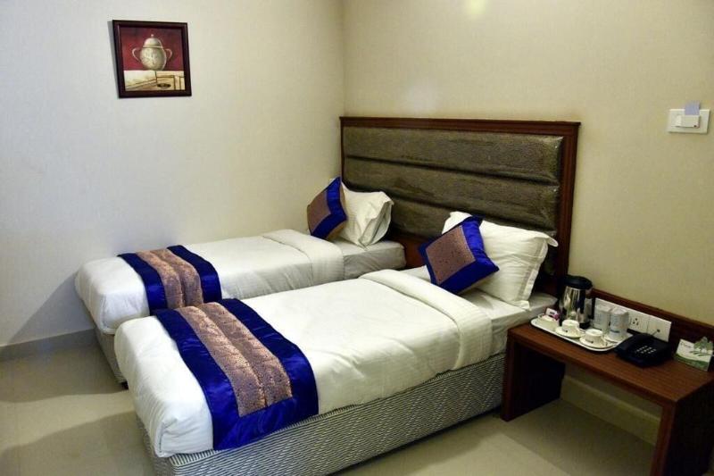 Hotel Pine Tree image