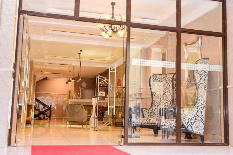 La Beila Hotel Meru