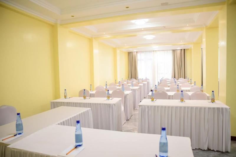 La Beila Hotel Meru