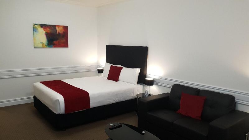 Melbourne Kew Central Apartment Hotel image