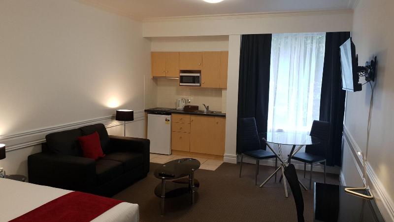 Melbourne Kew Central Apartment Hotel image