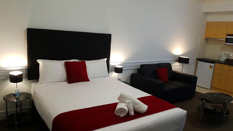 Melbourne Kew Central Apartment Hotel image