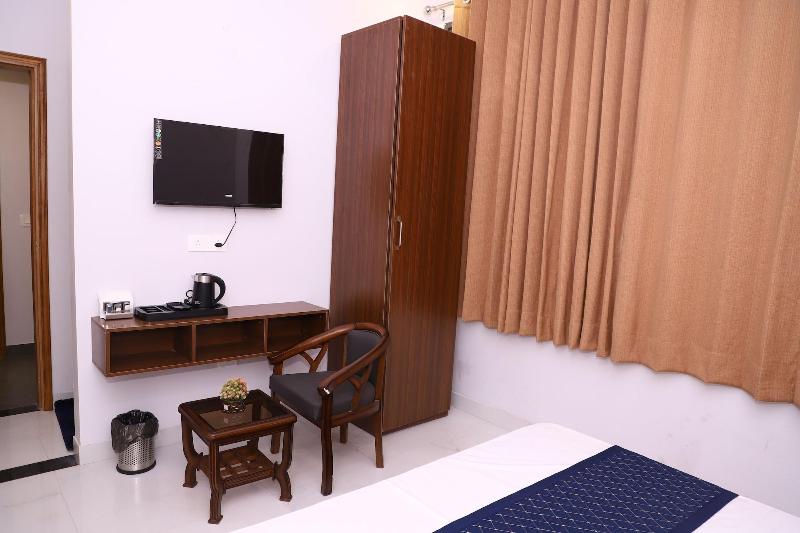 Hotel Park Hills image