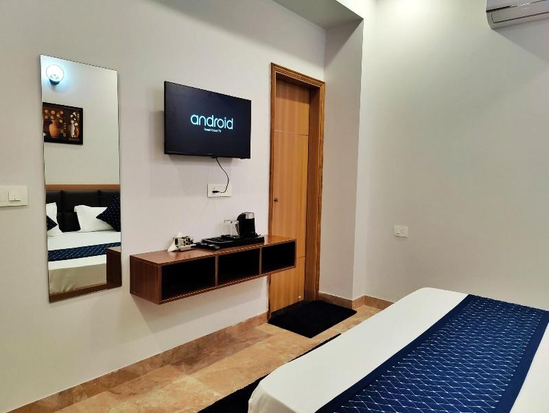 Hotel Park Hills image