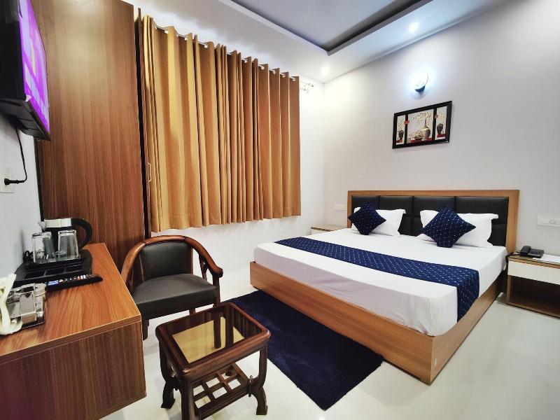 Hotel Park Hills image