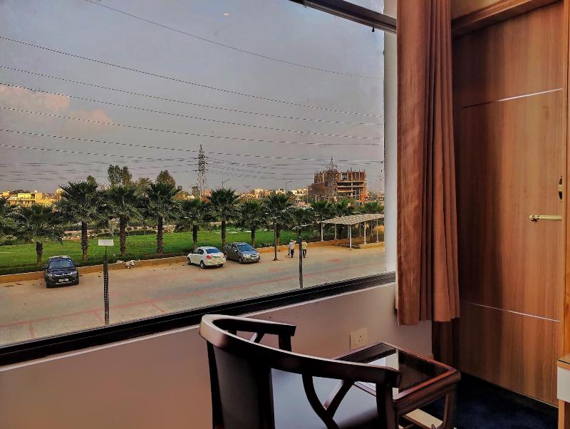 Hotel Park Hills image
