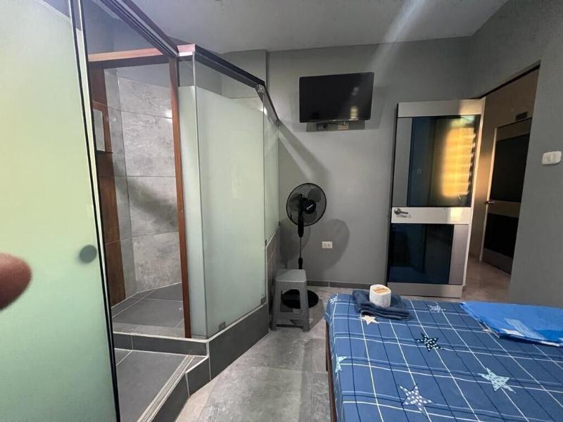Adrian Hotel 4