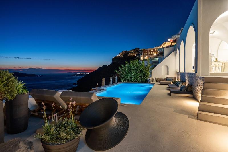 Inspire Santorini Luxury Villas image