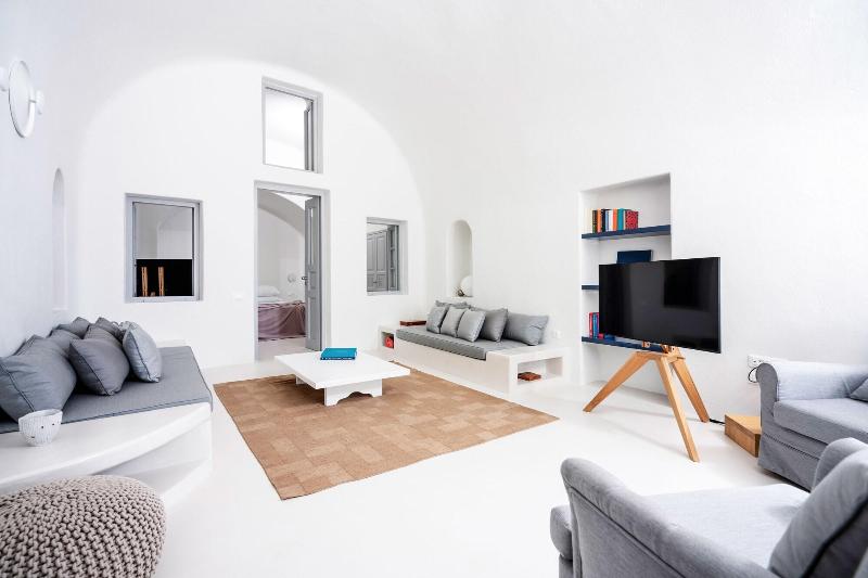 Inspire Santorini Luxury Villas image