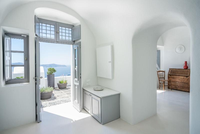 Inspire Santorini Luxury Villas image