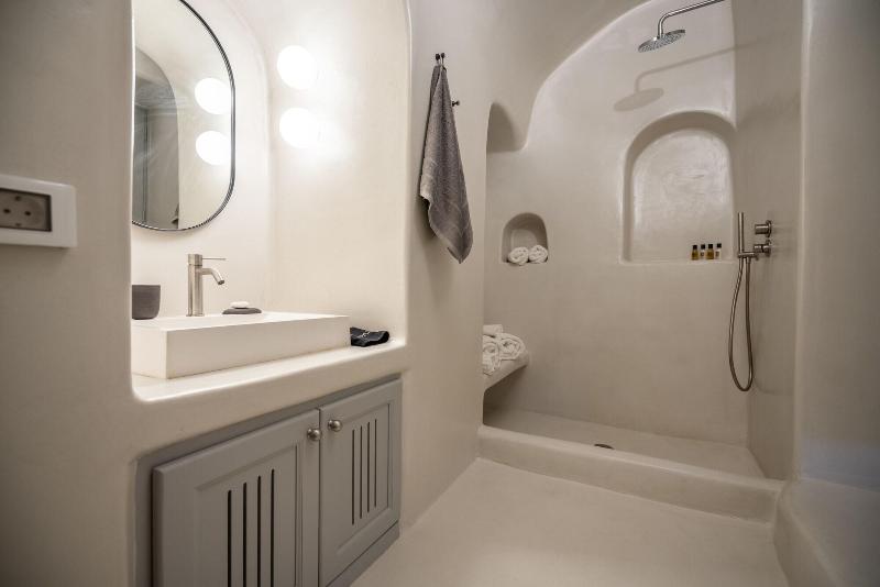 Inspire Santorini Luxury Villas image