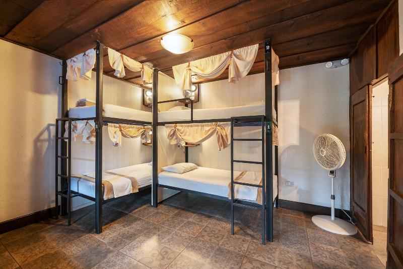 Barbaras Boutique Hostel image