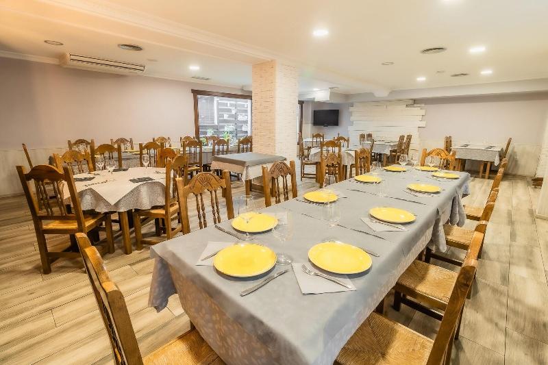 Hostal El Bomba image