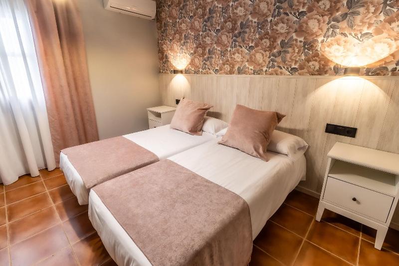 Hostal El Bomba image