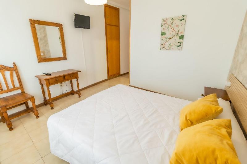 Hostal El Bomba image