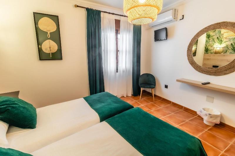Hostal El Bomba image
